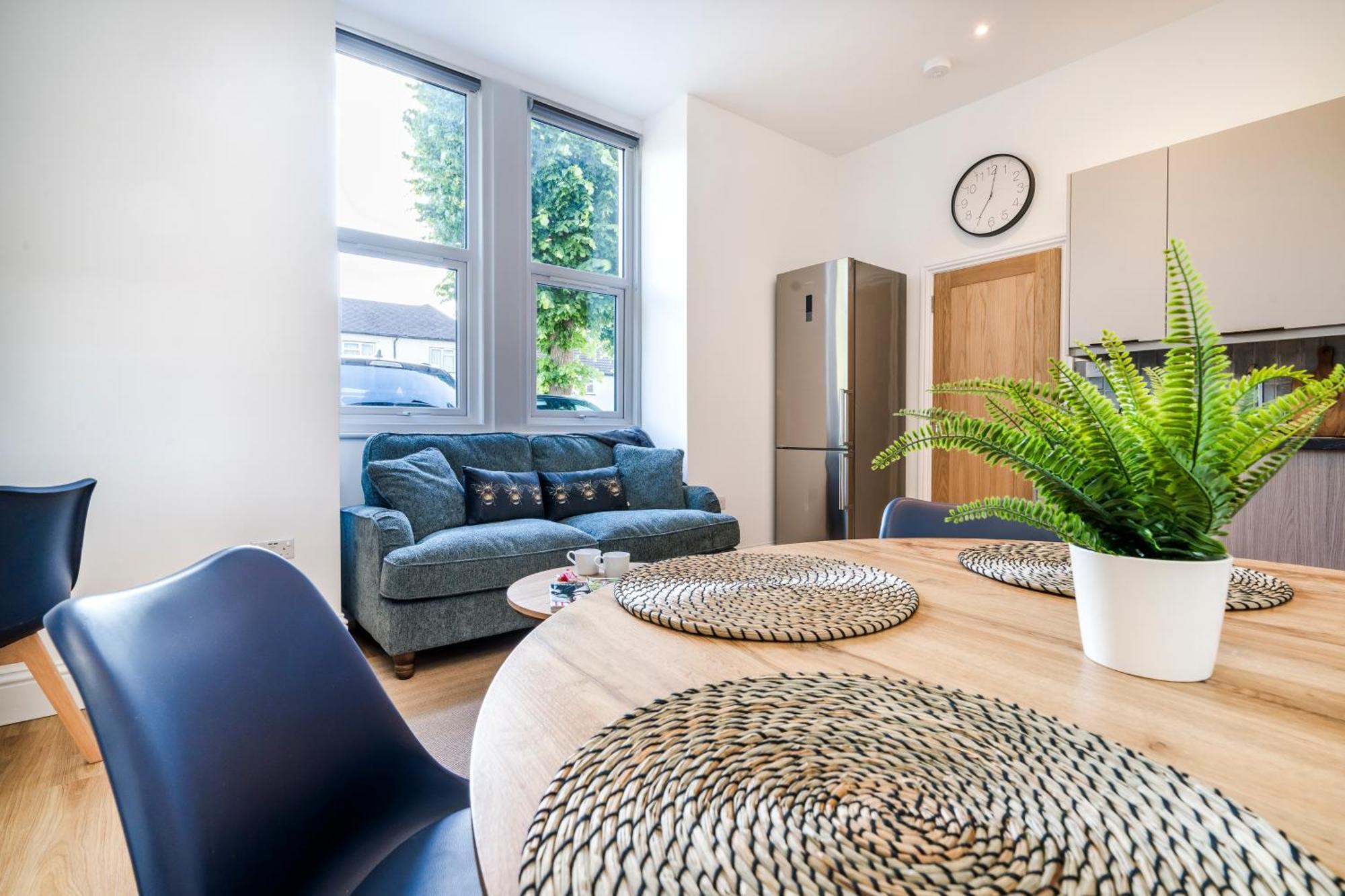 סאטון Cozy 2 Bedroom Apartment In Sutton מראה חיצוני תמונה