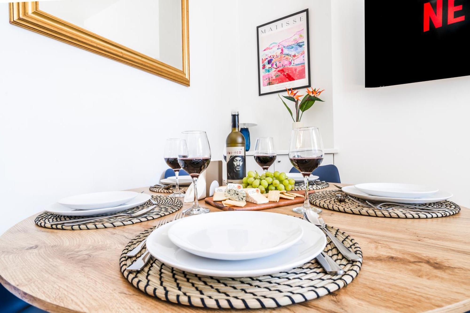 סאטון Cozy 2 Bedroom Apartment In Sutton מראה חיצוני תמונה