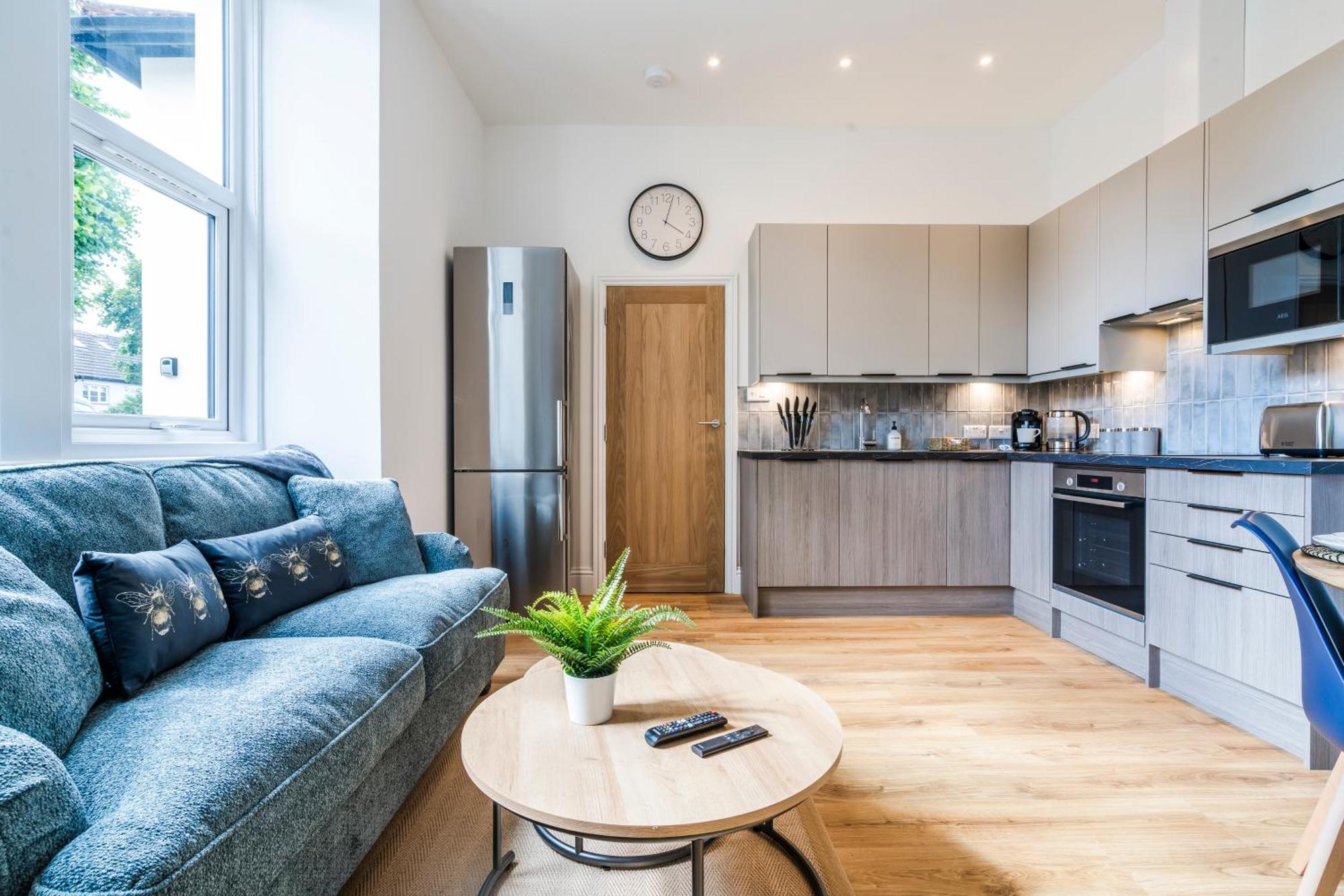סאטון Cozy 2 Bedroom Apartment In Sutton מראה חיצוני תמונה