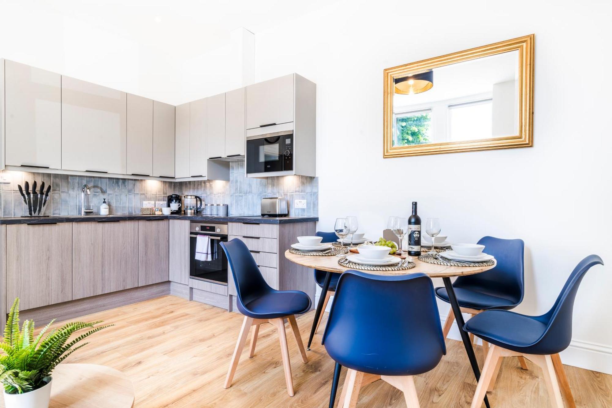סאטון Cozy 2 Bedroom Apartment In Sutton מראה חיצוני תמונה